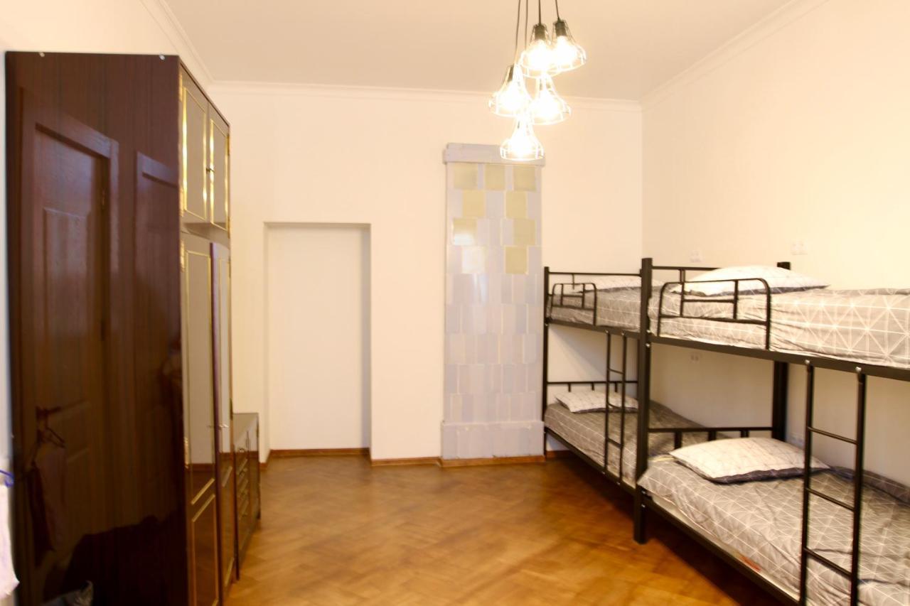 Pigeon Guest House Tbilisi Exterior foto